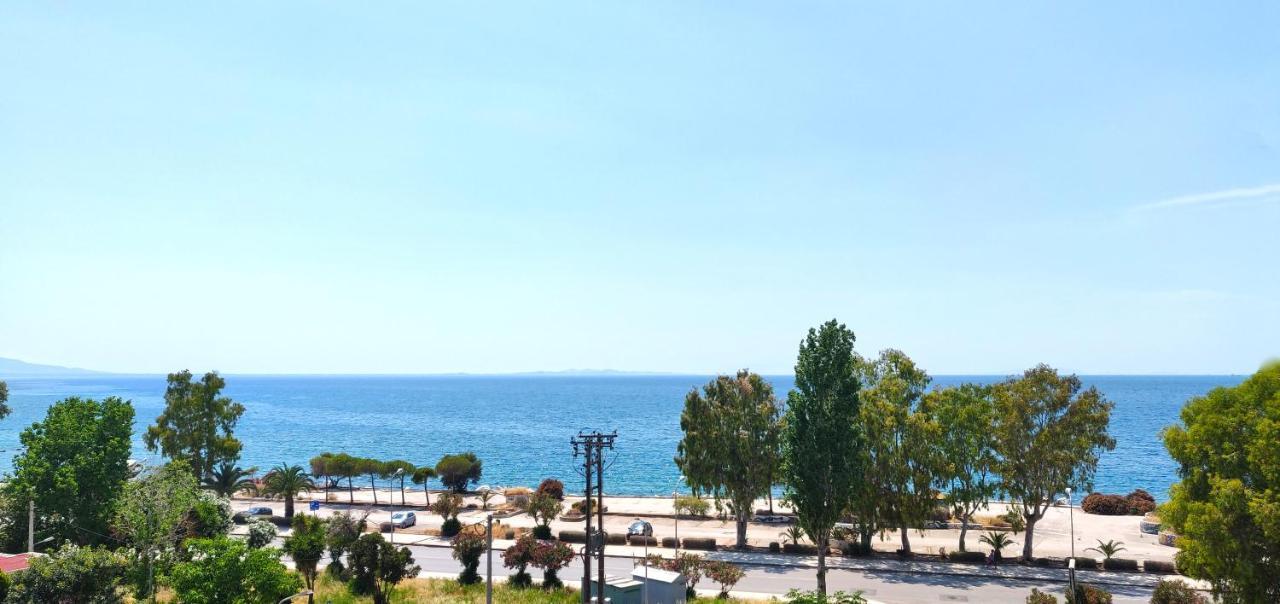 Delfini Hotel Патра Екстериор снимка