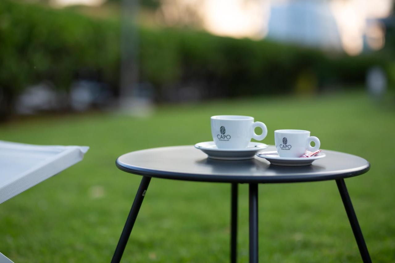 Delfini Hotel Патра Екстериор снимка